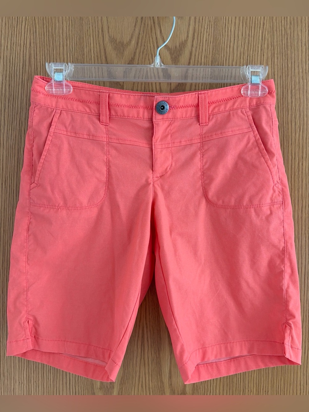 Athleta LA Trek Pink Bermuda 10” Hiking Shorts 983388 With Pockets Women’s Sz 2